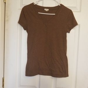 I am selling just brown tshirt the size is a m
